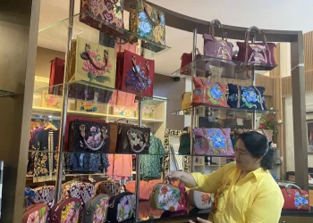 Tas Lukis, Peluang Kreatif Oleh-Oleh Turis