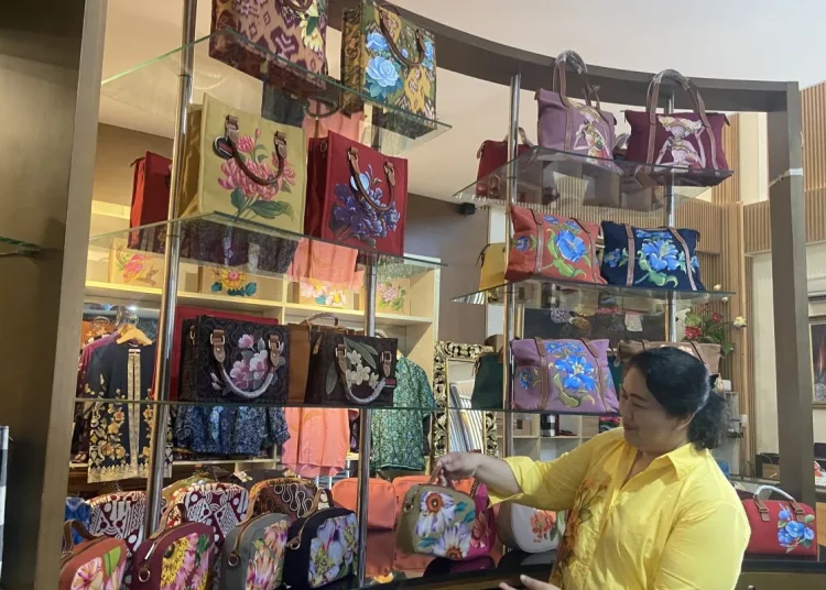 Tas Lukis, Peluang Kreatif Oleh-Oleh Turis