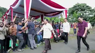 Momen Prabowo Nyoblos di Bojong Koneng