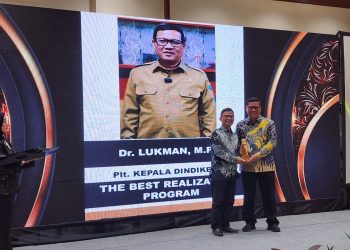 Kepala Dindikbud Banten Raih Penghargaan Program Sekolah Gratis