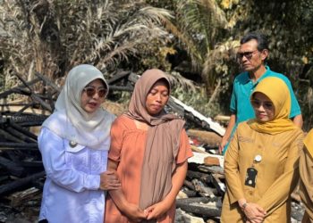 Bupati Dewi Berikan Bantuan untuk Korban Kebakaran di Kecamatan Bojong