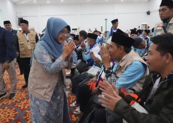 388 Jemaah Haji Reguler Kloter 13 Asal Pandeglang Diberangkatkan Bupati Dewi Setiani