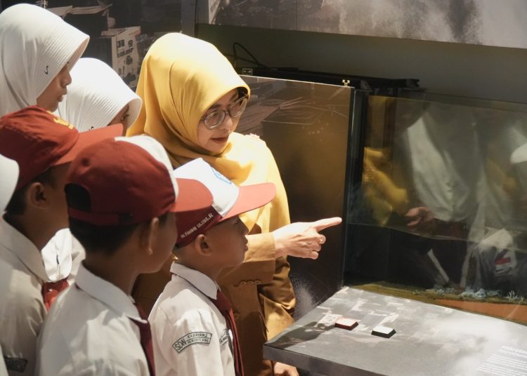 Bupati Dewi Setiani Launching Pusat Informasi Geologi